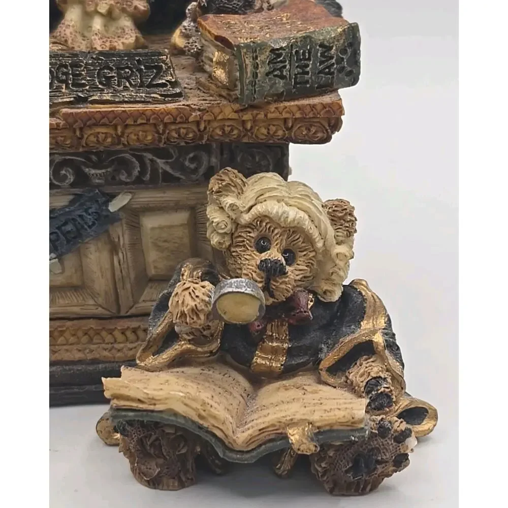 1997 Boyds Bears &‎ Friends The Folkstone Judge Griz Hissonah Figurine U311